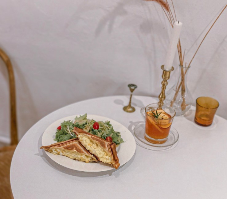 sansan小矮走跳日記-中山站咖啡廳 走進屋子裡 House go in 蛋沙拉烤土司