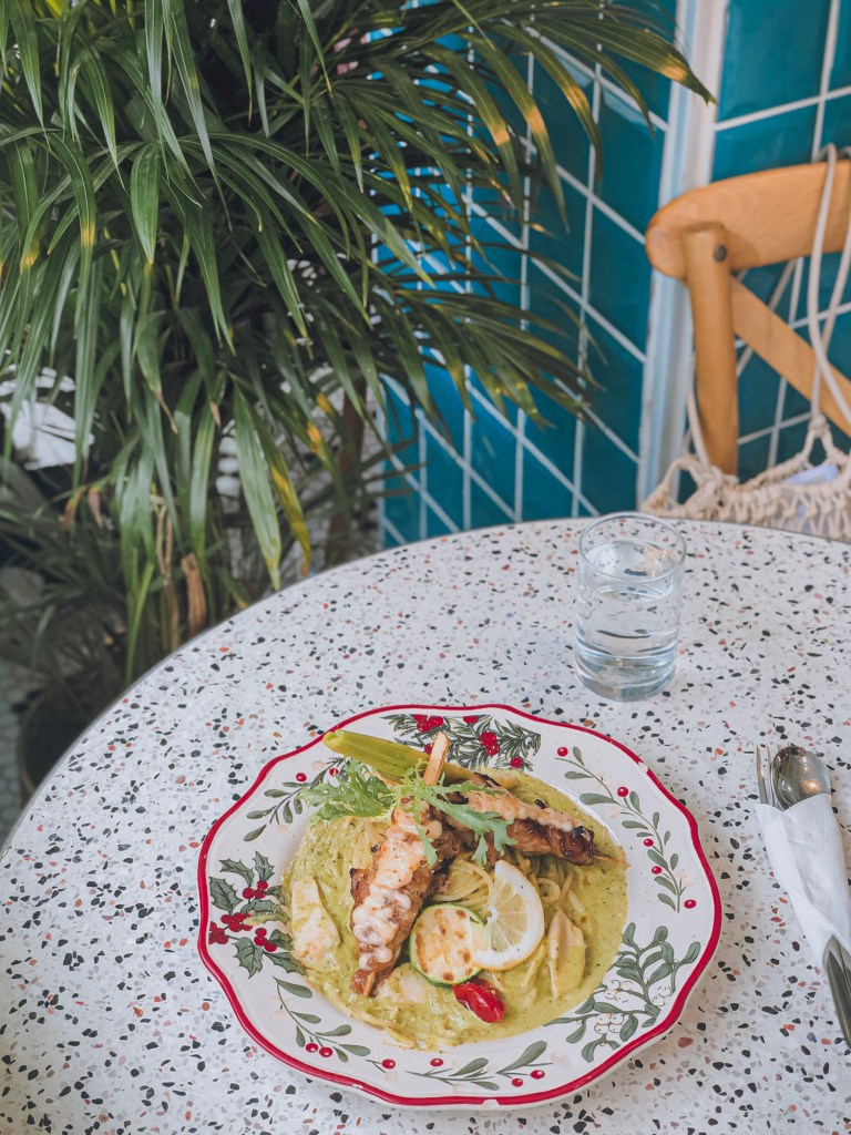 sansan小矮走跳日記-宅JAI西門 卡瓦拉奶青醬明太子太烤雞肉串宅宅麵