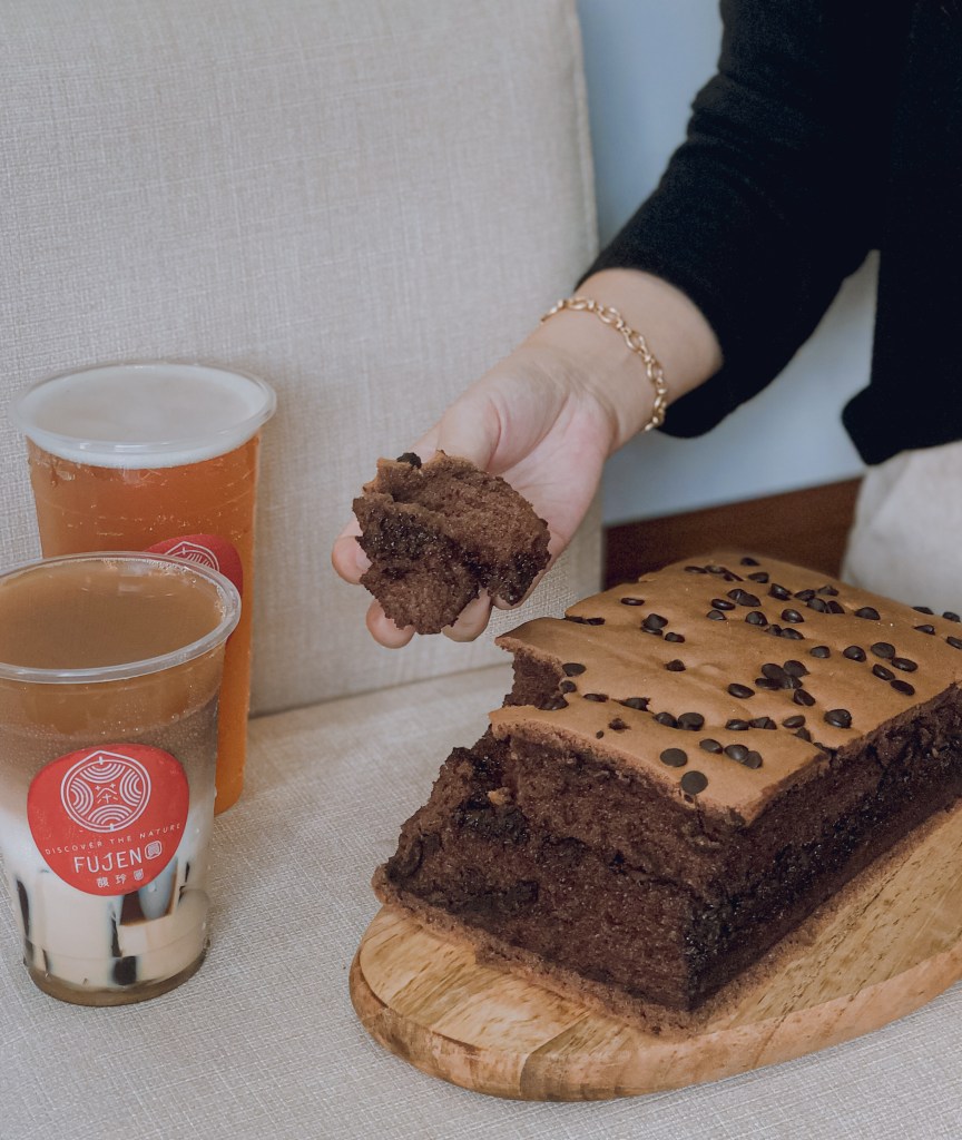 馥珍圓推薦 台北下午茶手搖店 巧克力古早味蛋糕 新鮮出爐 | sansan小矮人走跳日記