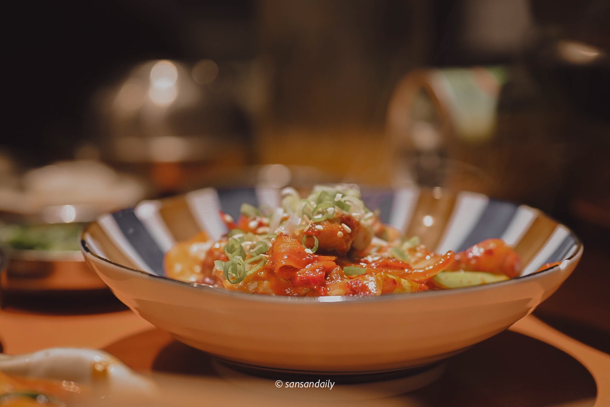 一盤韓式辣炒泡菜豬