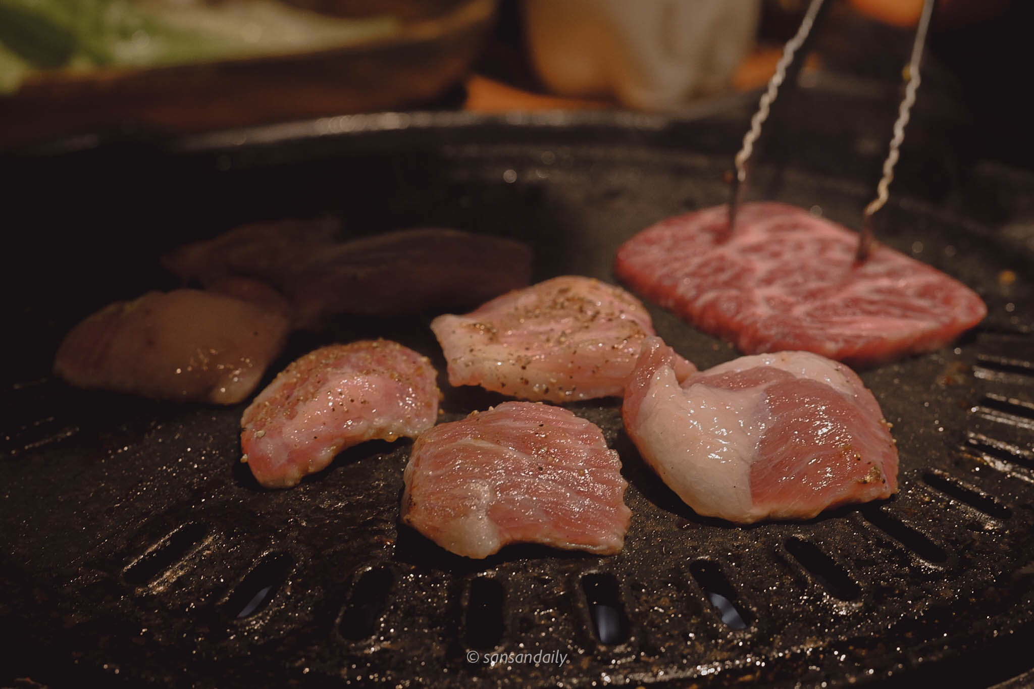 剛放到鐵盤上的伊比利豬頸肉