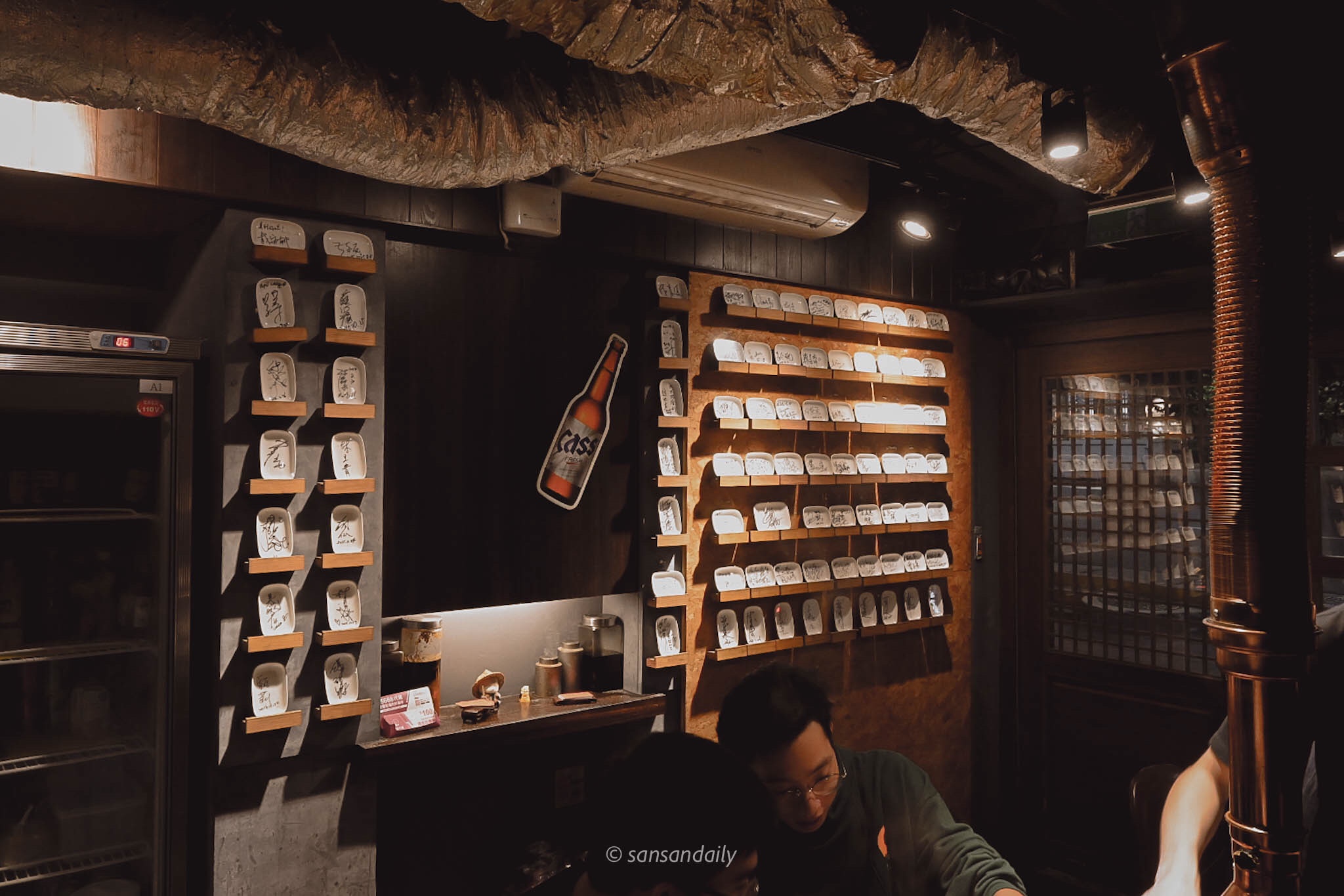 娘子韓食美食節目、藝人簽名牆