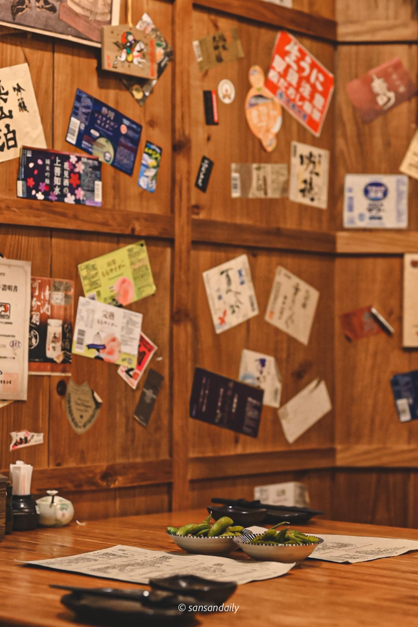 微風建一食堂包廂 牆面貼滿日本酒標