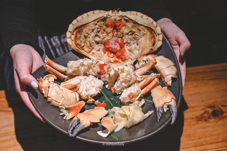 麵包蟹打開內部 滿滿的蟹膏