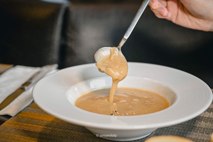 Mr.Tom爐烤肋眼牛排主廚濃湯 洋蔥湯