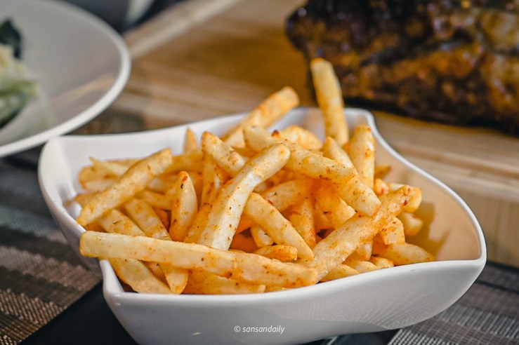 Mr.Tom爐烤肋眼牛排配餐 炸薯條撒紐奧良紅椒粉