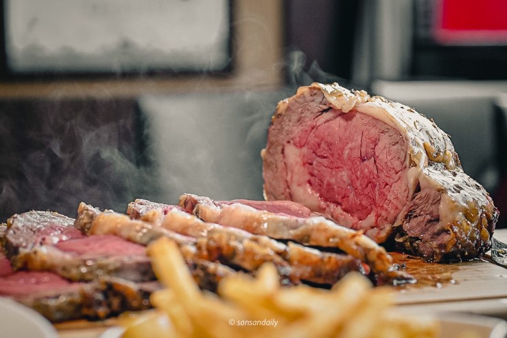 Mr.Tom頂級牛排店 爐烤肋眼牛排切片冒煙