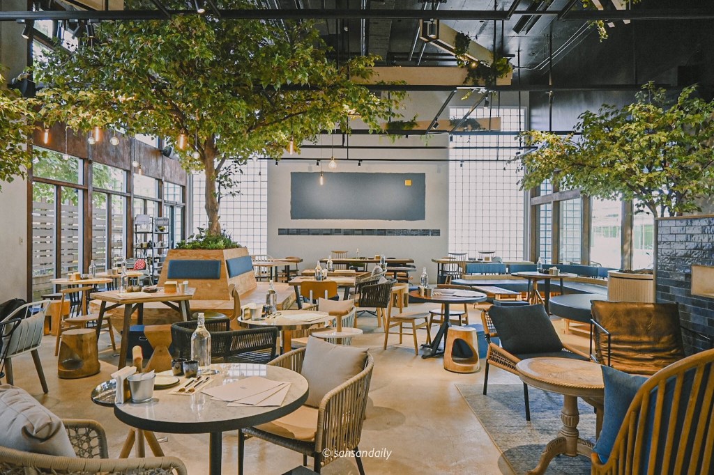 GUMGUM Beer & Wings雞翅酒吧內科店 餐廳內部面向座位區全景圖