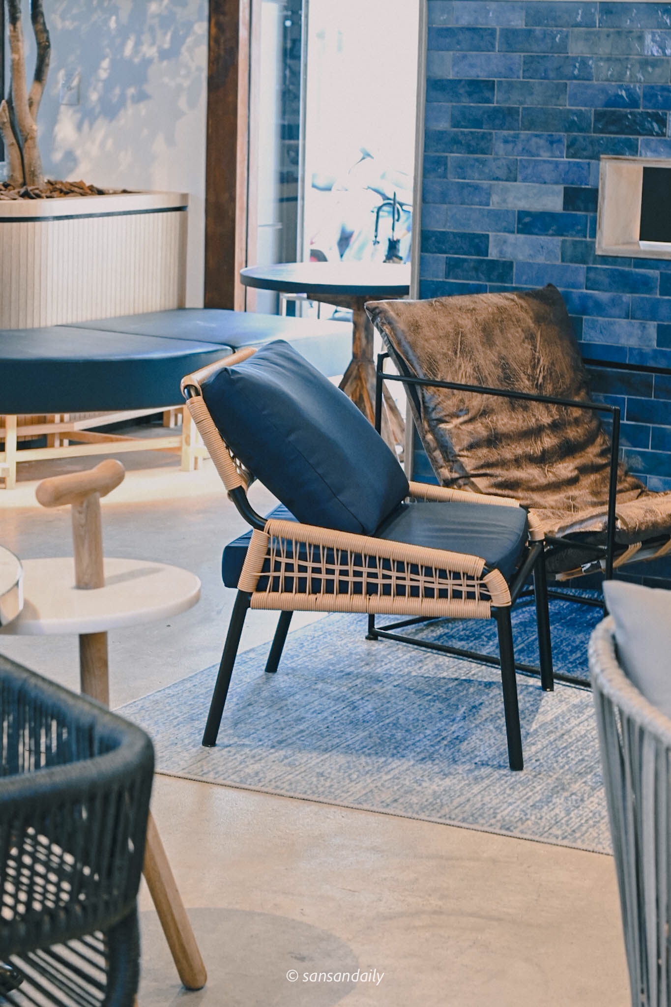 GUMGUM Beer & Wings雞翅酒吧內科店 單人椅特寫