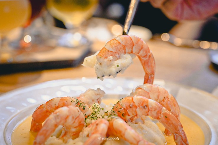 GUMGUM Beer & Wings紐澳良馬鈴薯奶油鮮蝦 用餐情境圖