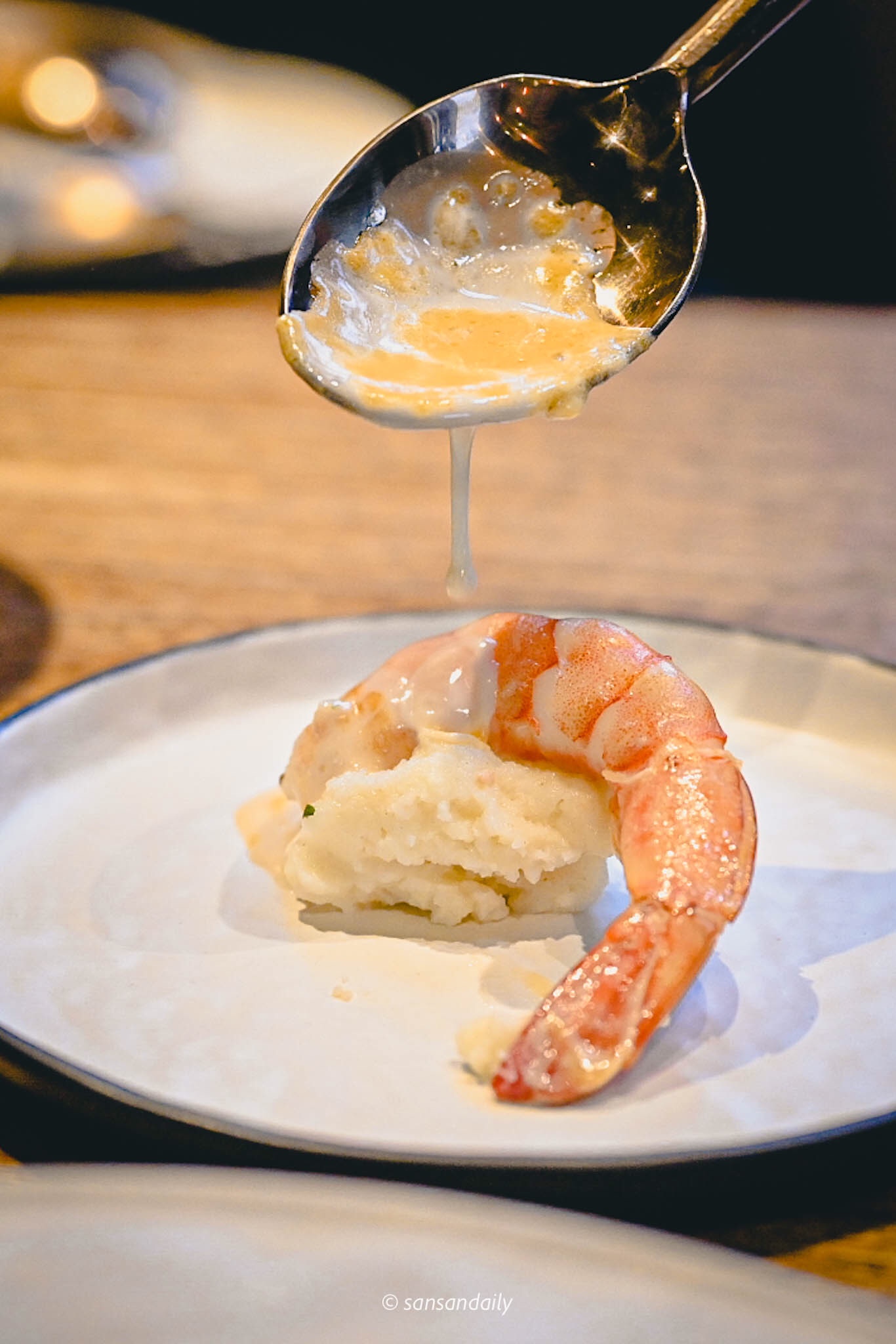 GUMGUM Beer & Wings紐澳良馬鈴薯奶油鮮蝦淋奶油醬情境圖