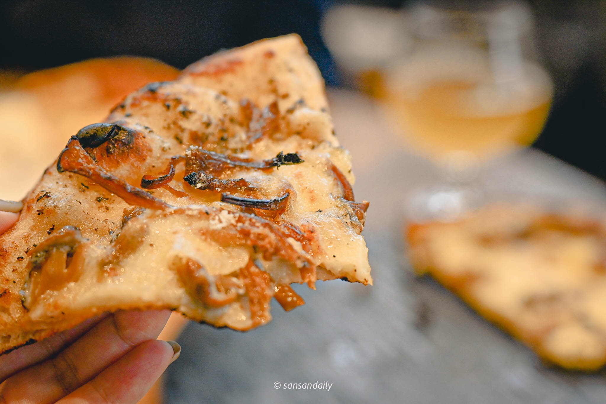 GUMGUM Beer & Wings 野菇松露披薩特寫