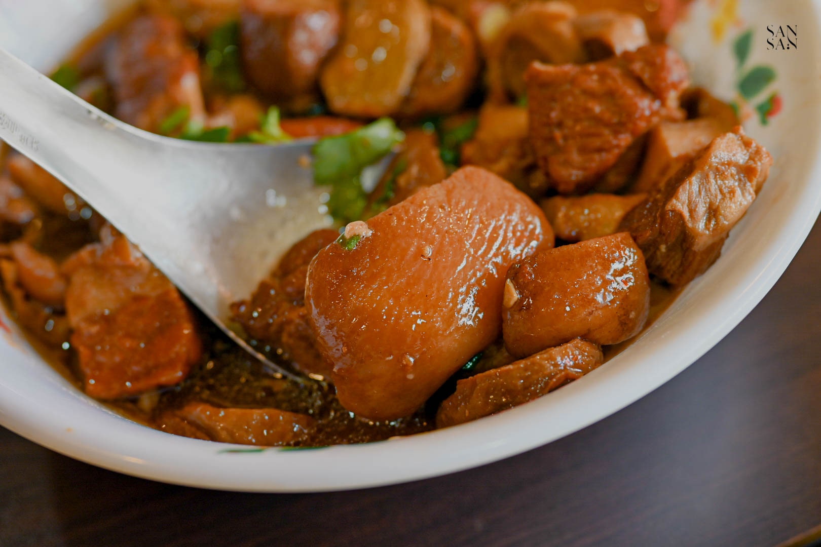 紅燒控肉 油亮豬皮特寫