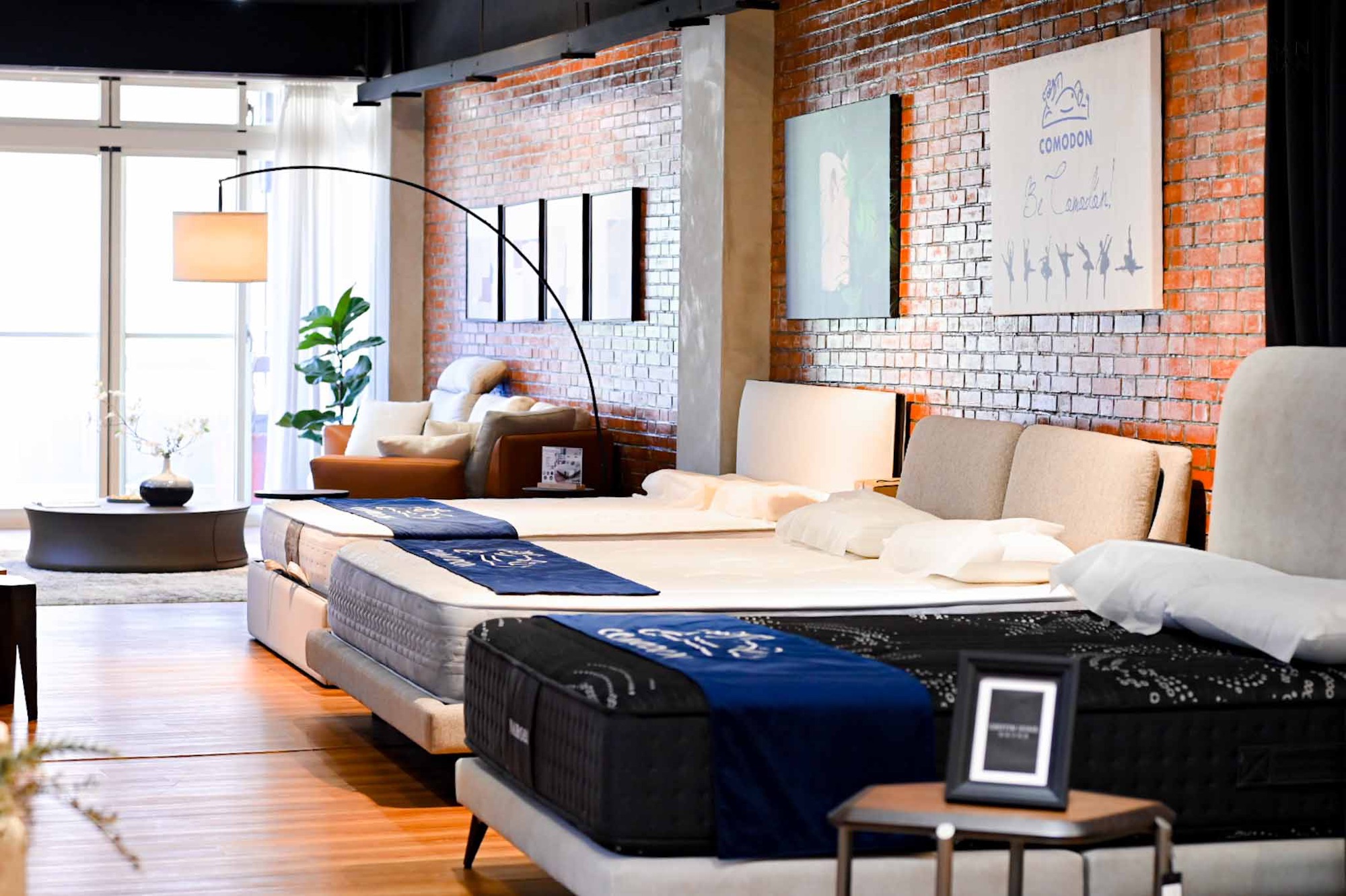 二樓展示西班牙科莫丹床墊 Comodón